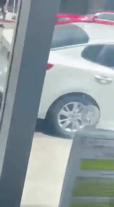 American being shot over athletic shoes, (Shoe Palace employee, Melrose Ave, Los Angeles)