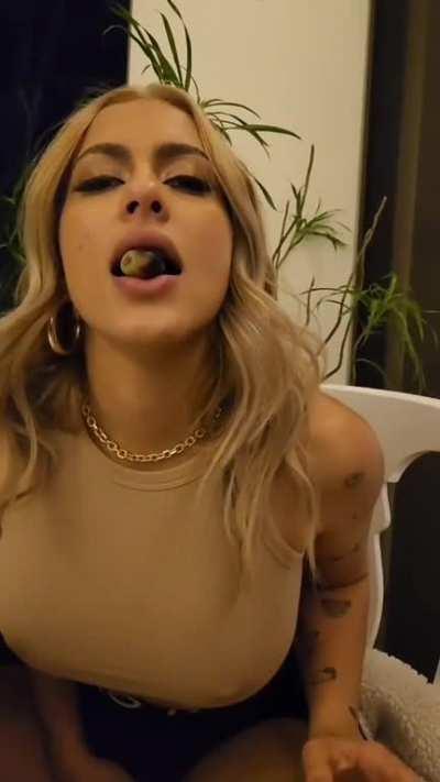 Kenia Gonzalez (@keniamusicr)