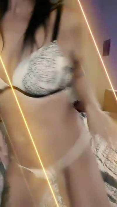 come play with me, baby 🥵 saucyluna 🔥