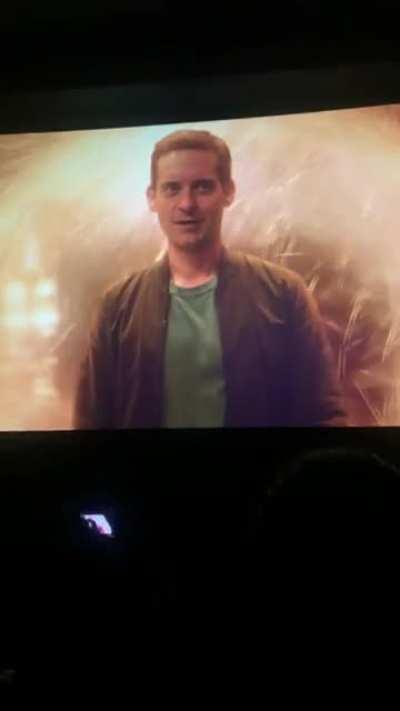 Theatre reaction in the premier show (india)