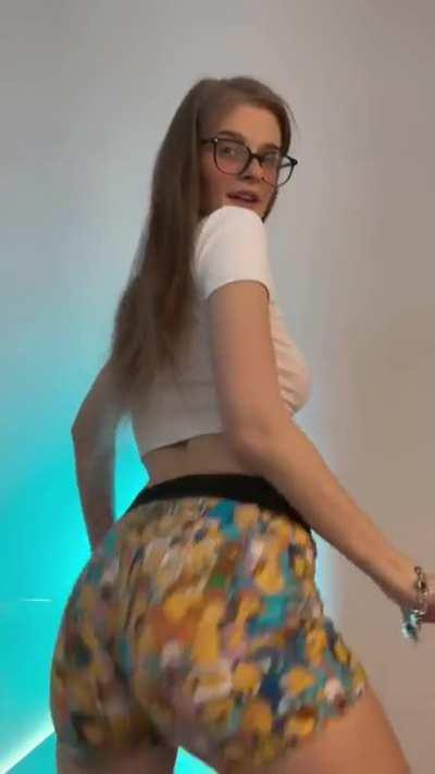 Alice Cookie (@yolandialice003)