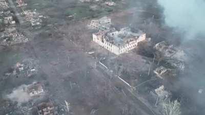 Ukrainian M113 Medevac rescuing wounded soldiers from the frontline while Russian artillery is targeting it, Soledar