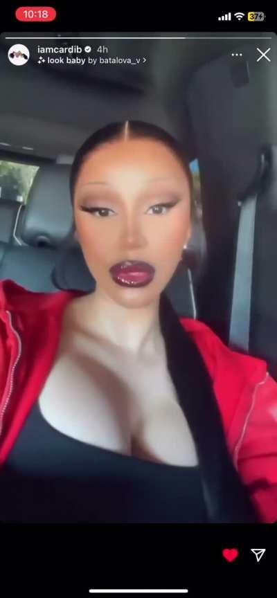 Cardi b juicy lip and boob🍒 tho😩🤤🤤