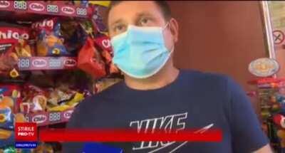 Supărat că a pierdut la păcănele, un oltean a plecat cu aparatul. 