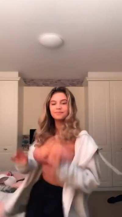 How to Wear a Hoodie 😳