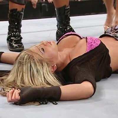 Aslhey Massaro defeated