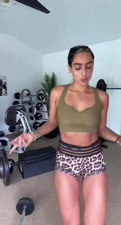 Sommer dancing while working out | TikTok August 2023