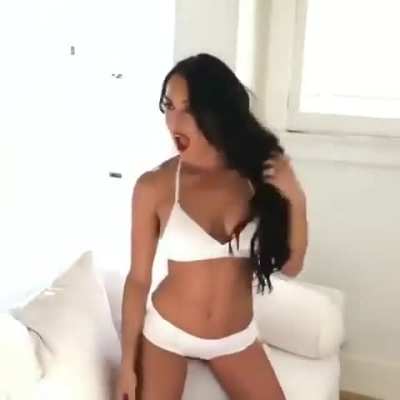 Nikki photoshoot BTS 12/17 IG