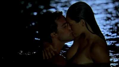 Kelly Brook in Survivor Island (2005)