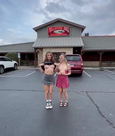 Do you like to fuck in public, lmk ;) 