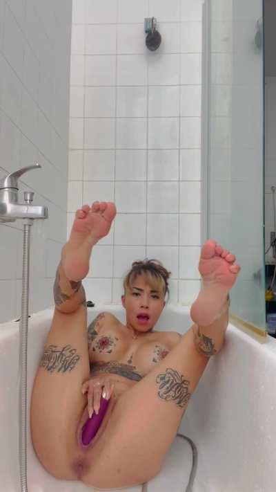 Feel free to use any word that comes to mind when you see my body.