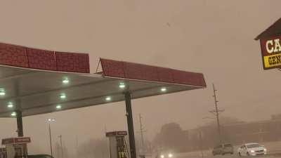 Winds in Hays Kansas just before most of the power in town went out.