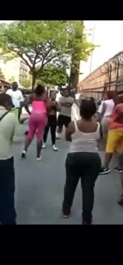 Drop that link like pharah dropped hustle