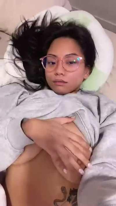 Feeling cold, warm me up babe