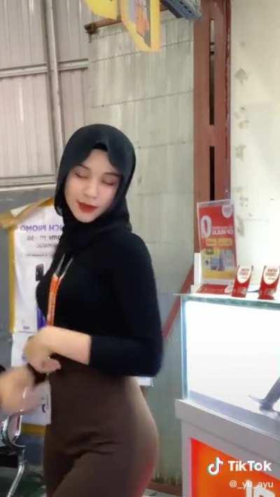 maaf bnyk spam. sedap sngt tngok awek tudung ni