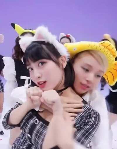 Chaeyoung hugging Momo (ft. TWICE)