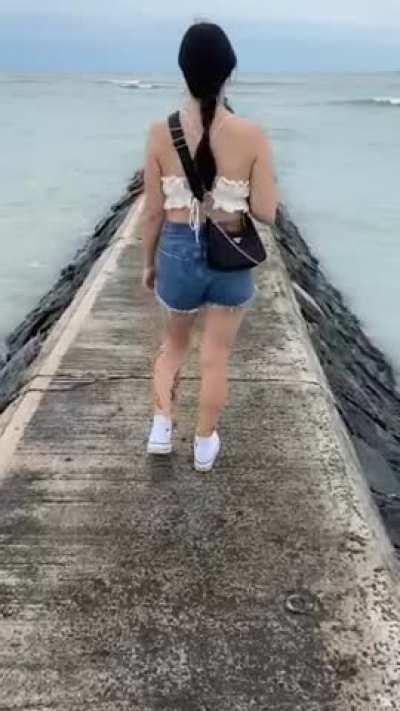 Always flash your husband on vacation [GIF]