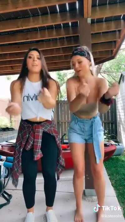 That tank top is holding on for dear life 🔥