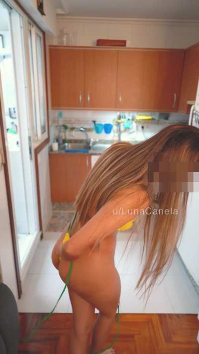 I was dancing when my bikini came undone 🙈