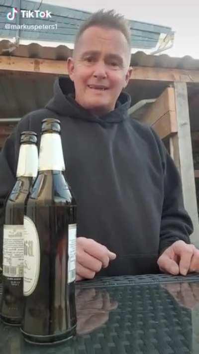 Bin schon zwei Mal geboostert 🤣🤣🤣 und jetzt verklopp ich erstmal meine Alte. 😂😂😂 GaLiGrü Dieter