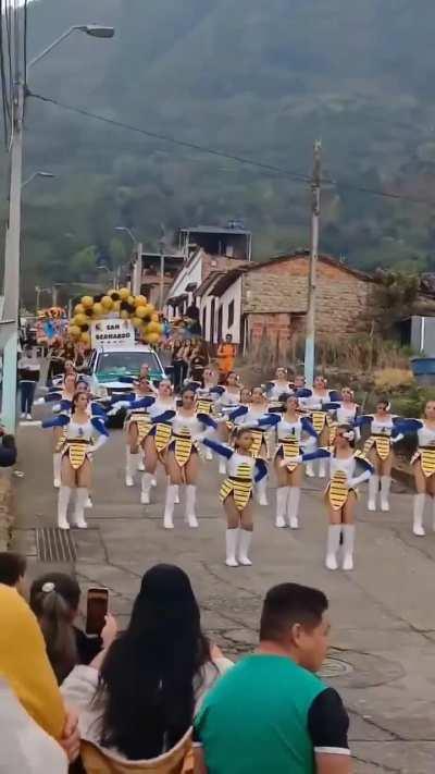 Carnaval colombiano >>> carnaval brasilero