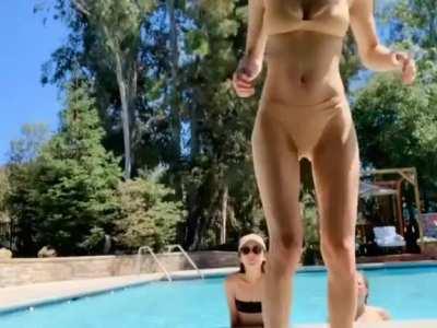 Alexandra Daddario don't change #-#