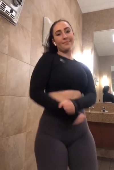 Shake that laughy taffy