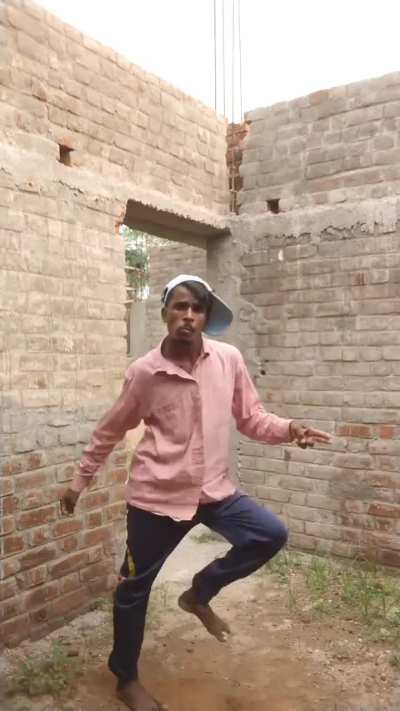 Ghar walon se chupkar cigarette peene wale