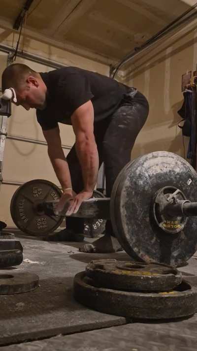 Finally got a saxon bar. 209 and 219lb on the 3
