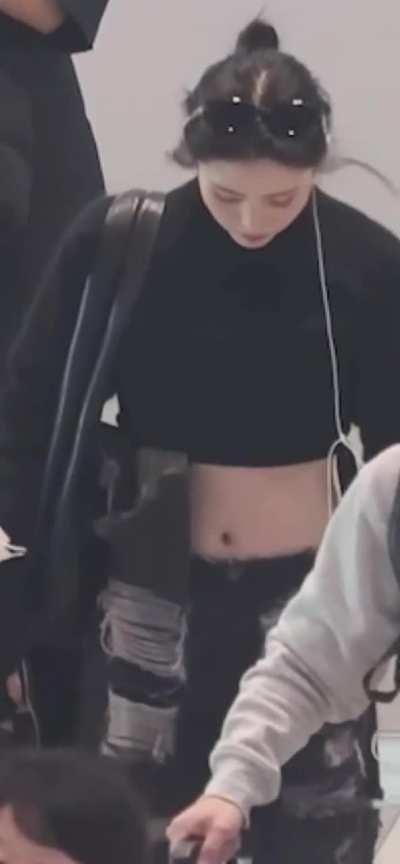 Han So Hee Belly Button
