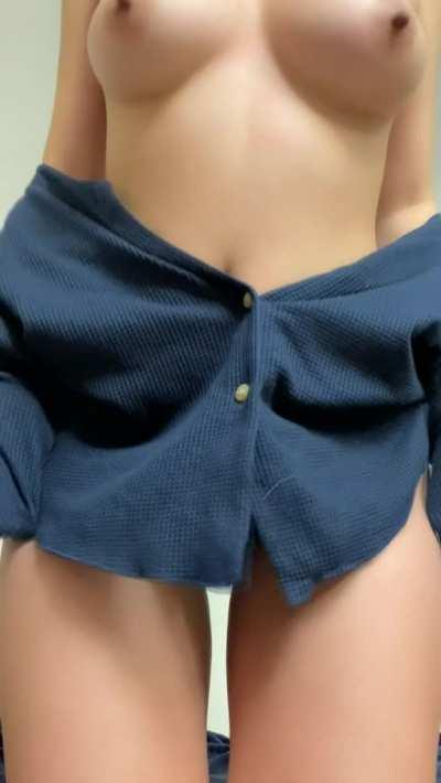 (F21)Hope I can make your Monday a little brighter 🌞