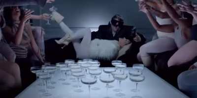 Atzten Barbies Couch Loop 🛋️