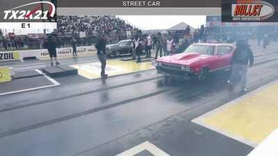 WCGW standing on the dragstrip?