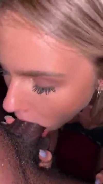 Sorority girl sucking off quarterback
