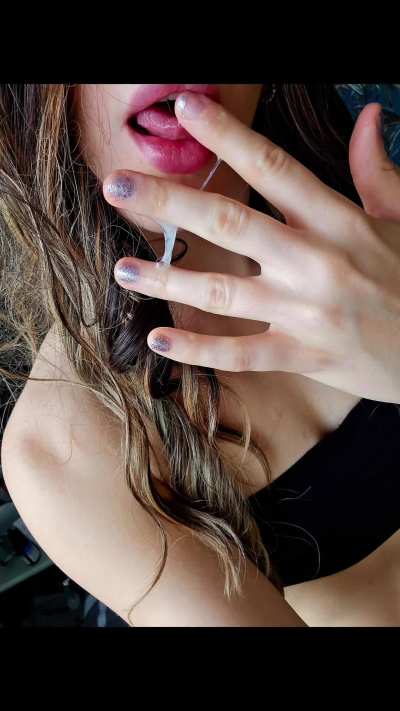 Huge messy grool, its dripping on my legs and I swallowed all this stuff. Wanna kiss me?