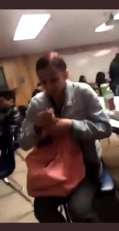 The teens in euphoria be like🤣🤣