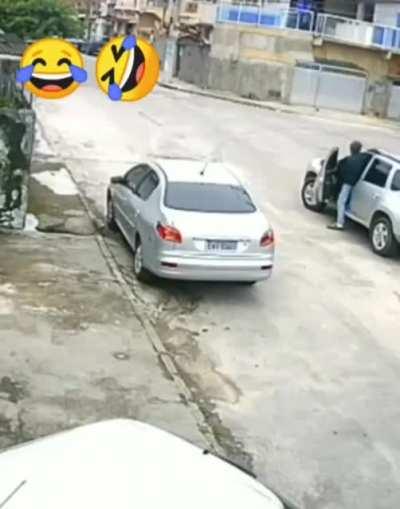 WCGW stealing an MT and not knowing how to drive one