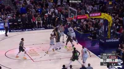[Highlight] 36-year-old Jeff Green pulls down a crazy offensive rebound