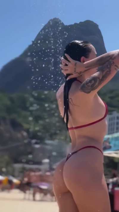 Jennifer @jennossaur