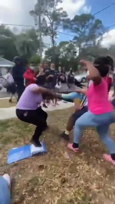 Wild street confrontation all without the Police Showing Up