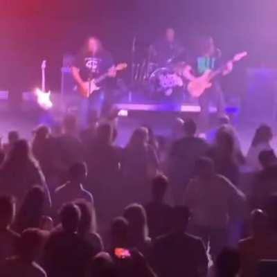 Live music is back!!! 😅