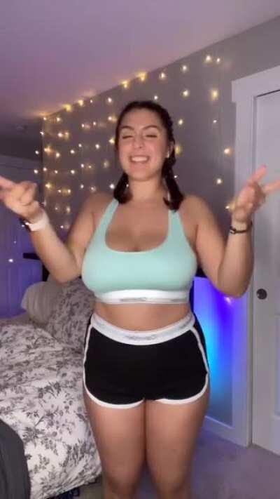 Yum🤤@thatgirltati_