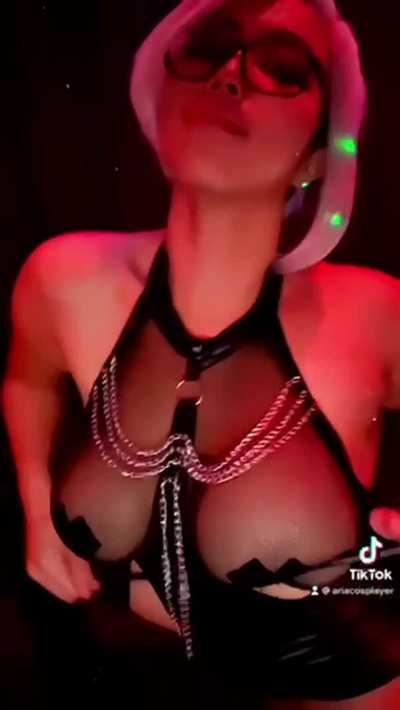 let me be your new kinky intern