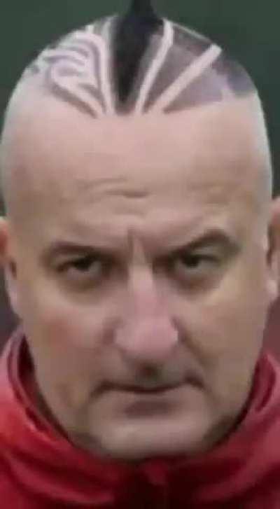 São-Paulino mexendo no TikTok