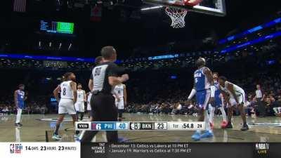 [Highlight] Ben Simmons misses his first two free throw attempts in 470 days while fans boo him