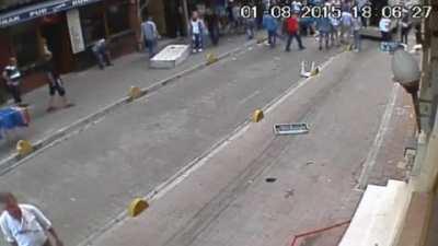 Irish boxer who spilled all the water while trying to buy water from a market in Turkey / Aksaray fights with the shopkeeper