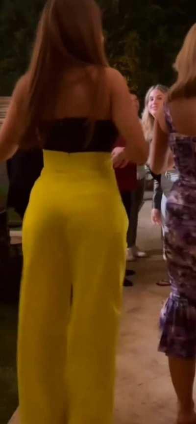 Sofia Vergara dancing