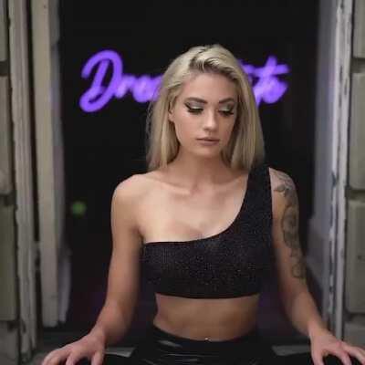 Summer Soderstrom (@summersoderstrom)