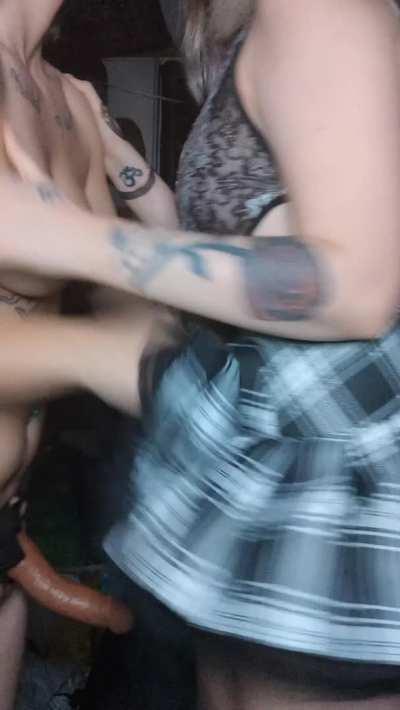 I like alittle brat 😏