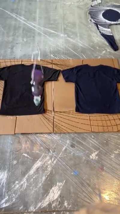 Physics T-shirts with the help of gravity and bleach